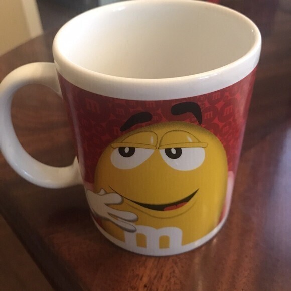 M&M Red & Yellow Coffee Cup Officially Licensed 2014‎ Megatoys - Picture 1 of 7